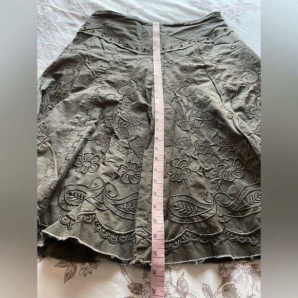 Lucy Paris Floral Embroidered Taupe Olive Skirt Large Goblincore Fairycore Boho - Picture 9 of 9